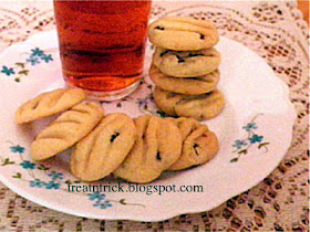 Fruity Cookies Recipe @ treatntrick.blogspot.com