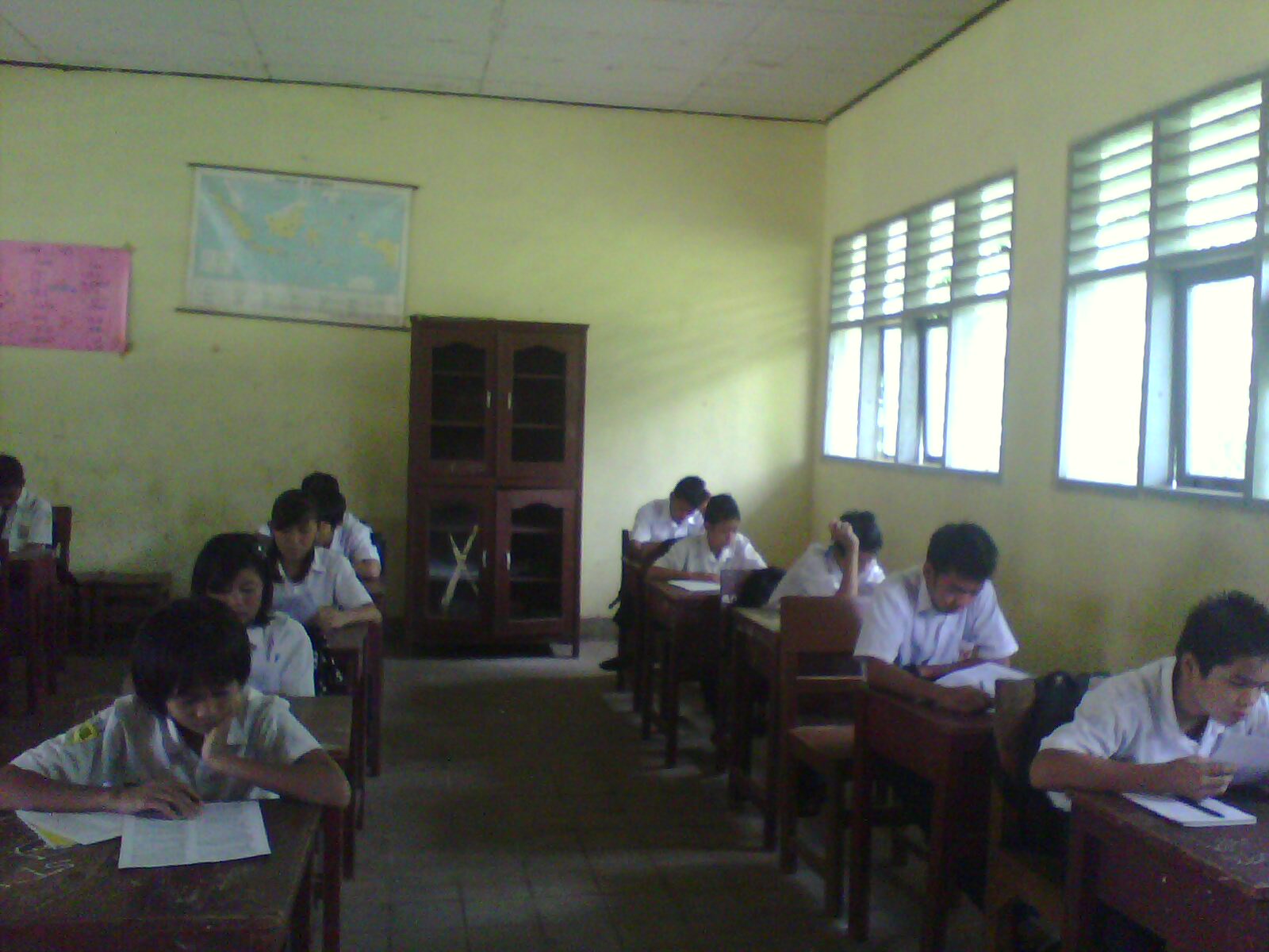 Foto Kelas 8a Waktu Ulangan (Angk.2009)  Sekolah Daring