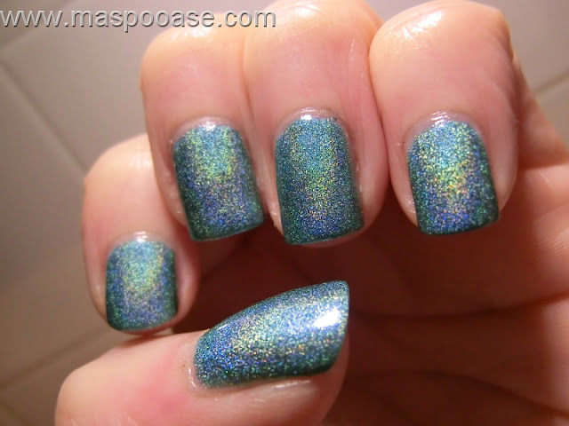 Pretty_Jelly_Diamond_S-teal-er_holo_Swatch