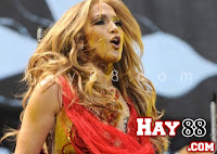 Jennifer Lopez 'phơi' vòng 3 tròn trịa trên sân khấu | Maphim.net