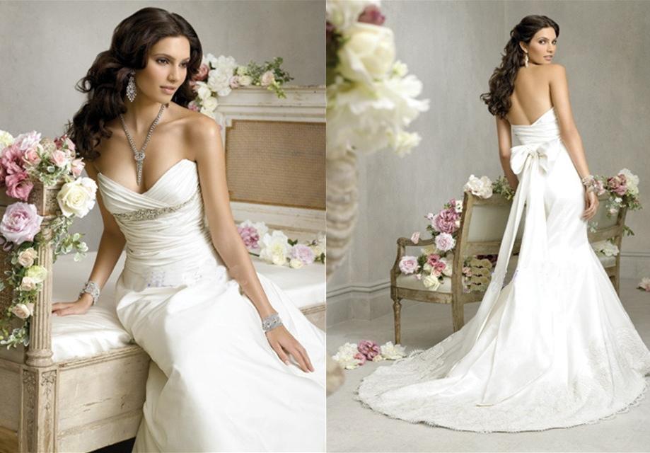 White lace designer wedding dresses are usually wanted by a lot of women who