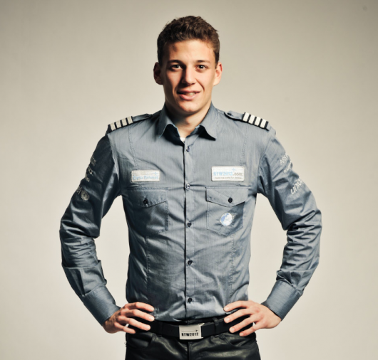 5 Pilot Paling Muda Di Dunia