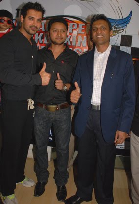 John Abraham spoke about the event at Gold’s Gym