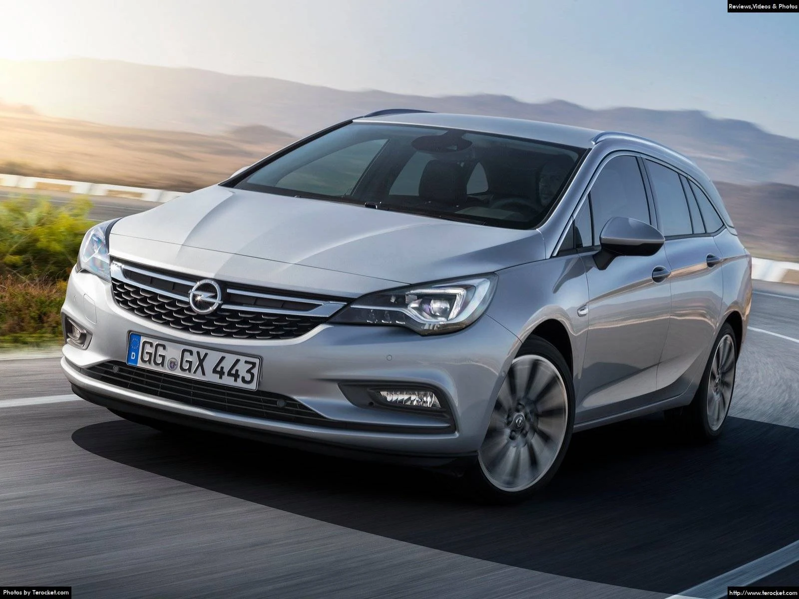 Hình ảnh xe ô tô Opel Astra Sports Tourer 2016 & nội ngoại thất