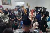 Persaudaraan Aceh Seranto Pulangkan Jenazah T.R.Asgab Ke Aceh Isak tangis pecah Sambut kedatangan jenazah almarhum Teuku Rahmat Asgab Persaudaraan Aceh Seranto Sudah pulangkan 231 Jenazah Warga Aceh yang meninggal di perantauan