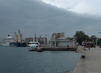 Barcos y el palacete del embarcadero