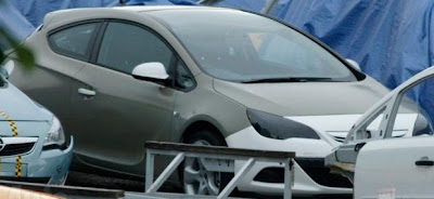 2011 New Opel Astra GTC spy pics