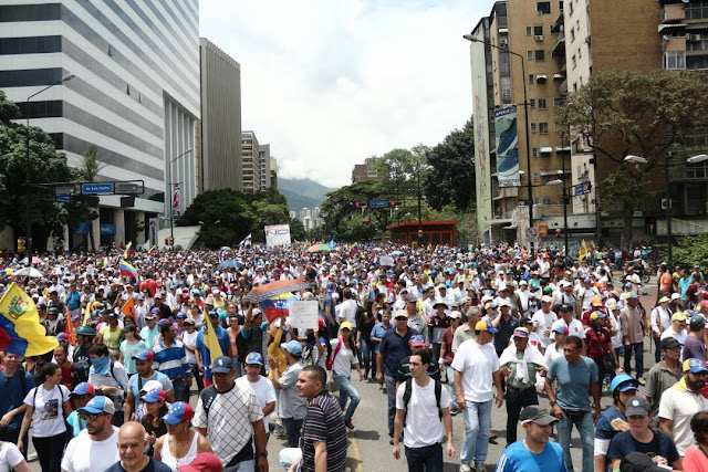 Venezolanos marcharán a la fiscalía en apoyo Luisa Ortega en “fase decisiva” de protestas.