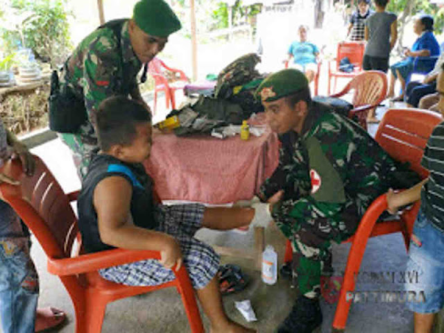 Satgas Yonif 734/SNS Gelar Puskesmas Keliling di Kota Ambon