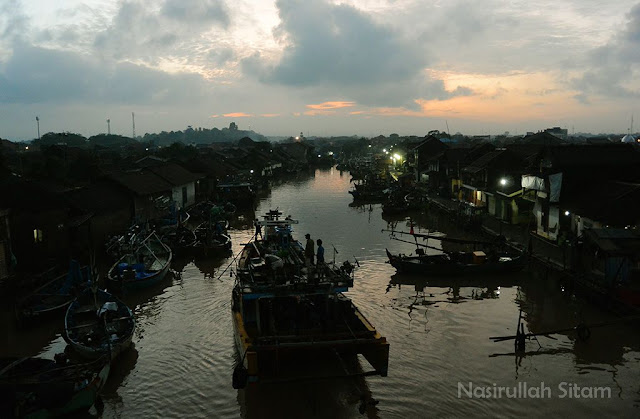 Subuh di Jembatan Cinta Ujung Batu Jepara