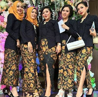 Model Kebaya Kutu Baru Rok Batik Panjang