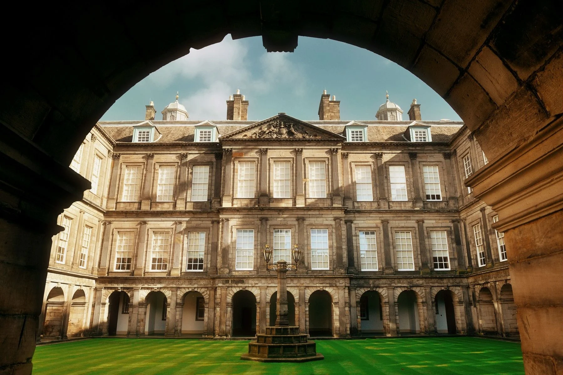 Holyrood Palace Images 4