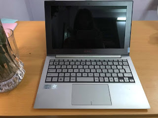 Laptop cu -zenbook ux21