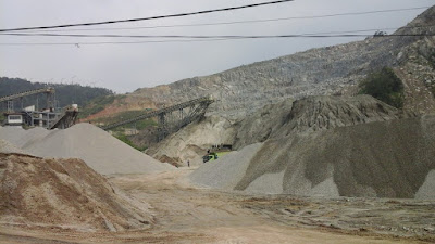 Bahan matrial batu dari gunung kecapi purwakarta