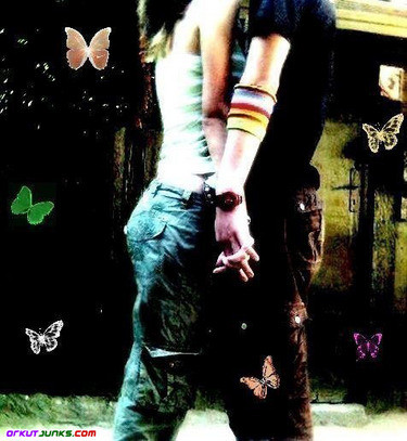 holding hands emo love. Emo Lovers Holding Hands.