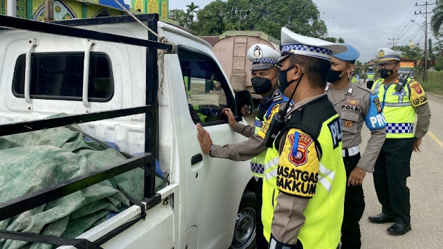 Ops Zebra Kapuas 2022, Polres Sekadau Rutin Periksa Surat dan Kelengkapan Kendaraan