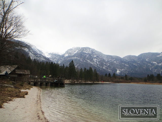 Menikmati Pemandangan Sekitar Lake Bohinj, Slovenia 