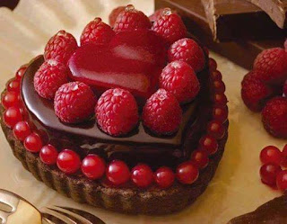 valentine strawberry cake