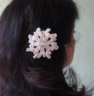 Free crochet snowflake motif pattern, free crochet snowflake hair clip pattern