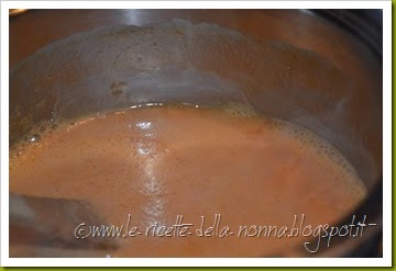 Dessert di nespole giapponesi e banane con salsa mou e semi di papavero (3)