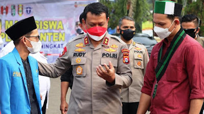 Tinjau Vaksinasi Mahasiswa, Kapolda Banten Himbau Prokes