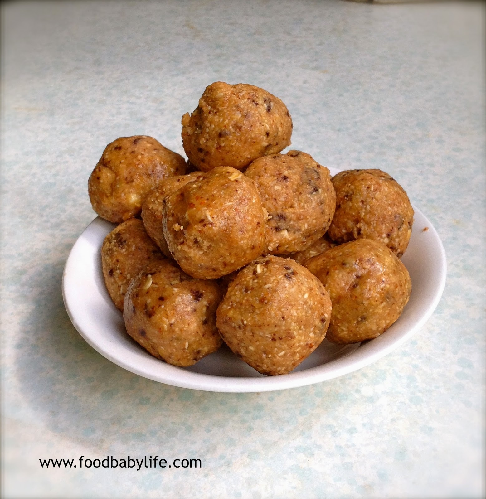 Peanut Butter Chocolate Chip Cookie Dough Balls © www.foodbabylife.com