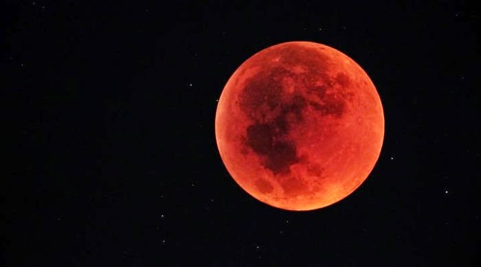 gerhana bulan penuh berdarah