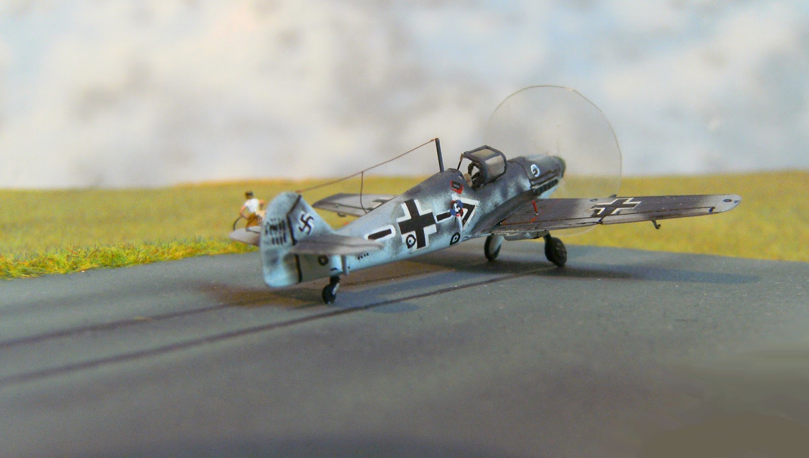 Messerschmitt Bf-109 K4 (YG Model 01) | Craft Paper Craft