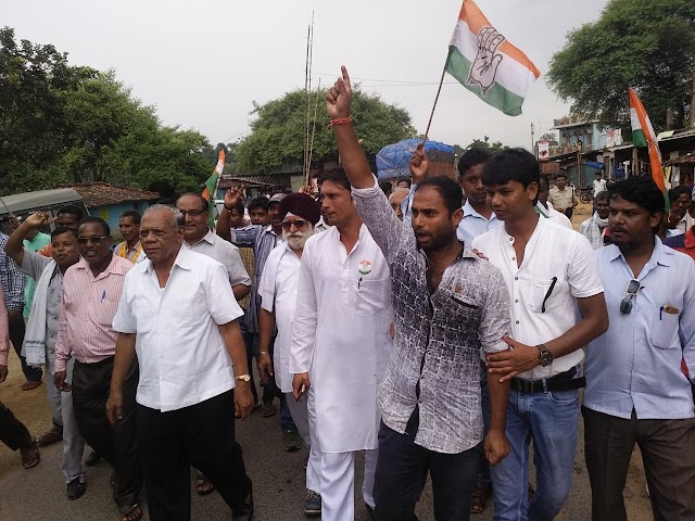 NH 43 :-सरकार जागो ! सड़क पर शुरू हुई सियासत,अब राष्ट्रीय राजमार्ग को लेकर कांग्रेसियों ने निकाली पदयात्रा 