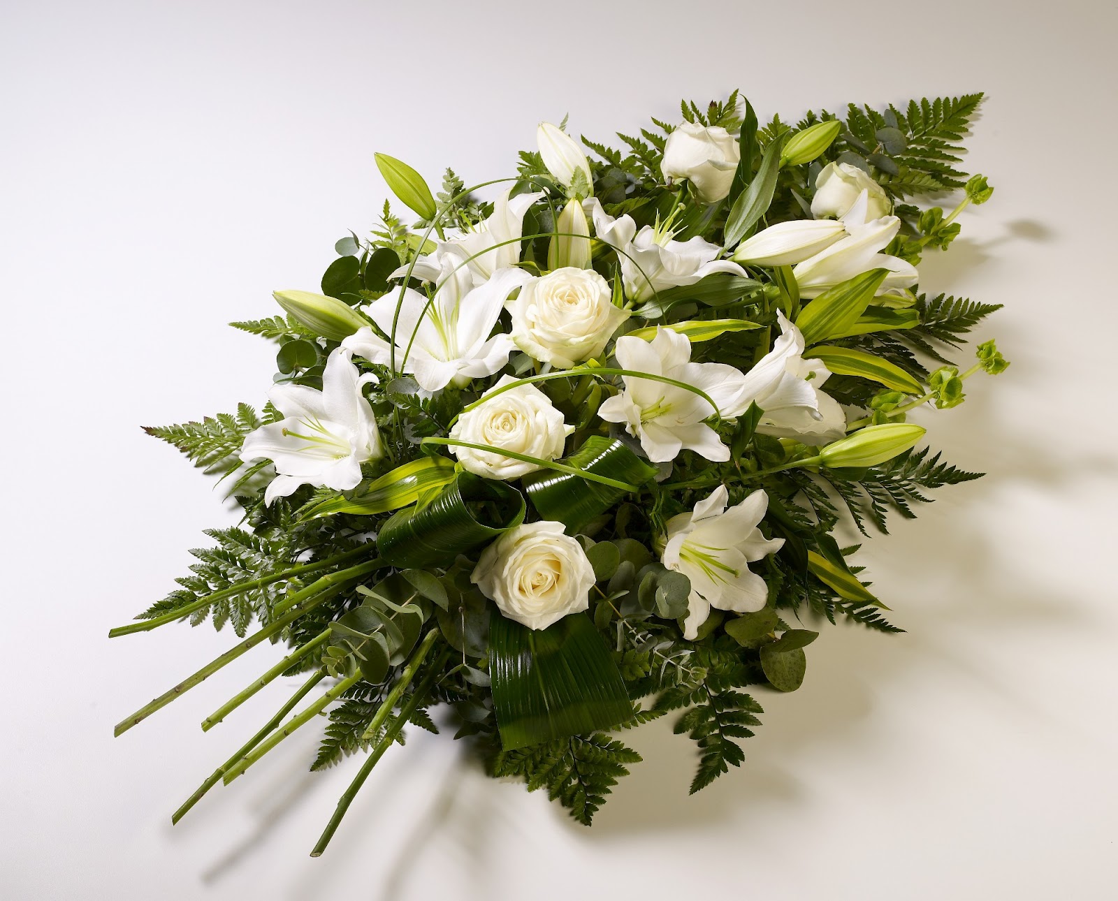 Sympathy Flowers | FLOWERS WORLD