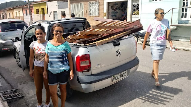 BONCONSELHENSES FAZEM DOAÇÕES PARA FAMÍLIA CARENTE APÓS REPORTAGEM DESSE BLOG