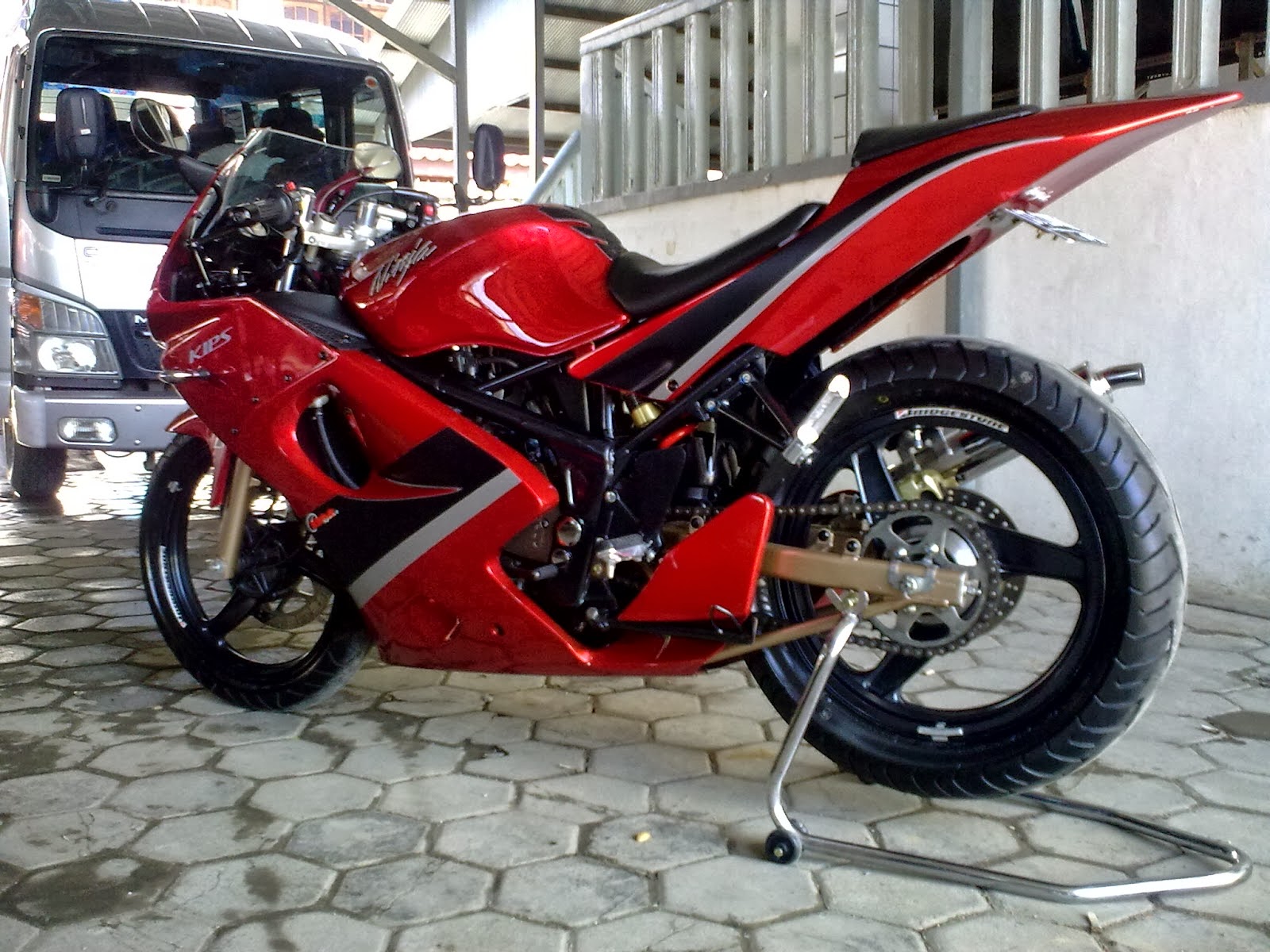 Modifikasi Mobil Foto Modifikasi Kawasaki Ninja RR Minimalis