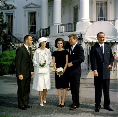 Jackie Kennedy Fashion Style on Fashion Incarnate And Resists Every Trend It Never Goes Out Of Style