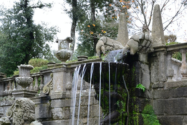 PARTICOLARE DELLA FONTANA DEI GIGANTI