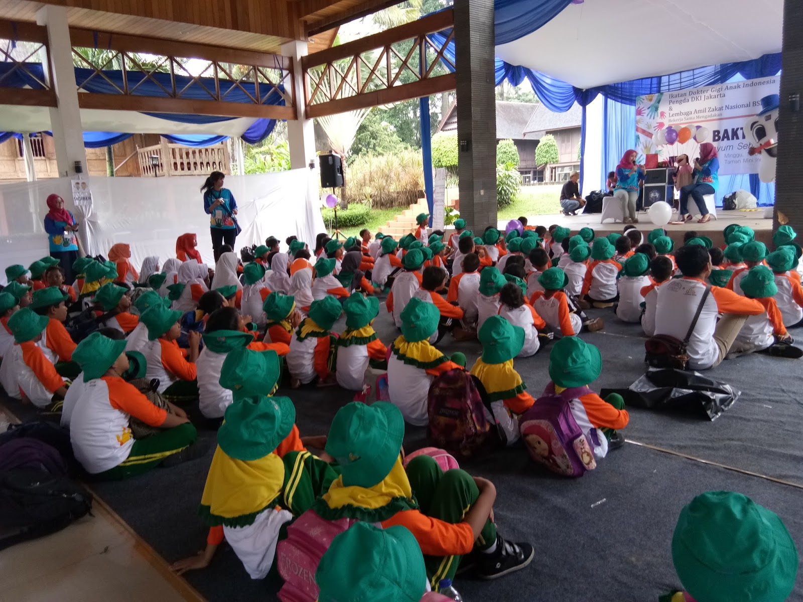 Salah satu gerakan yang dilakukan oleh Ikatan Dokter Gigi Anak Indonesia IDGAI dan Lembaga Amil Zakat Nasional LAZNAS BSM adalah mengadakan Bakti Sosial