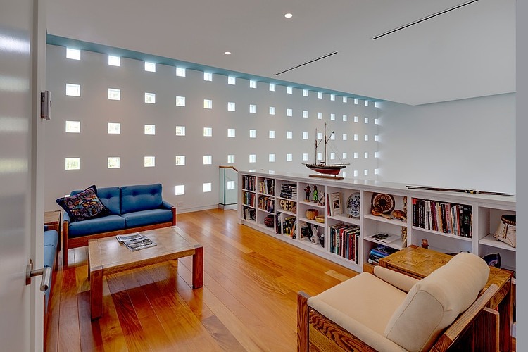 Sitting area in Spencer House by Guy Peterson from Office for Architecture, Florida