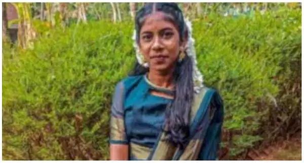 സ്കൂളിലെ ചുവരില്‍ മഷിയാക്കി, എട്ടാം ക്ലാസുകാരി ജീവനൊടുക്കിയത് അധ്യാപിക ശകാരിച്ചതില്‍ മനം നൊന്ത്; ടീച്ചര്‍ക്കെതിരെ അന്വേഷണം