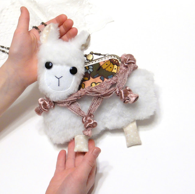 Детская сумочка игрушка - лама альпака - сумка через плечо. Ручная работа, единственный экземпляр