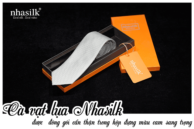 Cà vạt lụa Nhasilk được đóng gói cẩn thận trong hộp đựng màu cam sang trọng Cà vạt lụa Nhasilk được đóng gói cẩn thận trong hộp đựng màu cam sang trọng