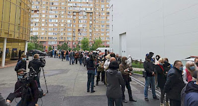 В Киеве началась вакцинация по живой очереди