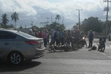 Policial fica ferido e suspeito de assalto termina morto na BR-116 Norte