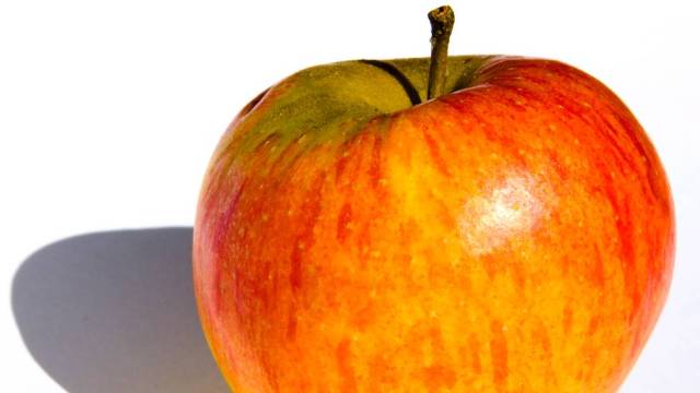 Uma maçã por dia previne AVC e câncer de mama. Conheça dez benefícios