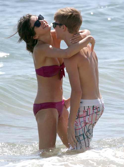 selena gomez justin bieber maui. Selena Gomez and Justin