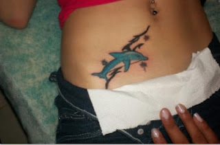 TATUAJES DE DELFINES ABDOMEN