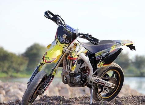 Modifikasi Suzuki RM450-1.jpg