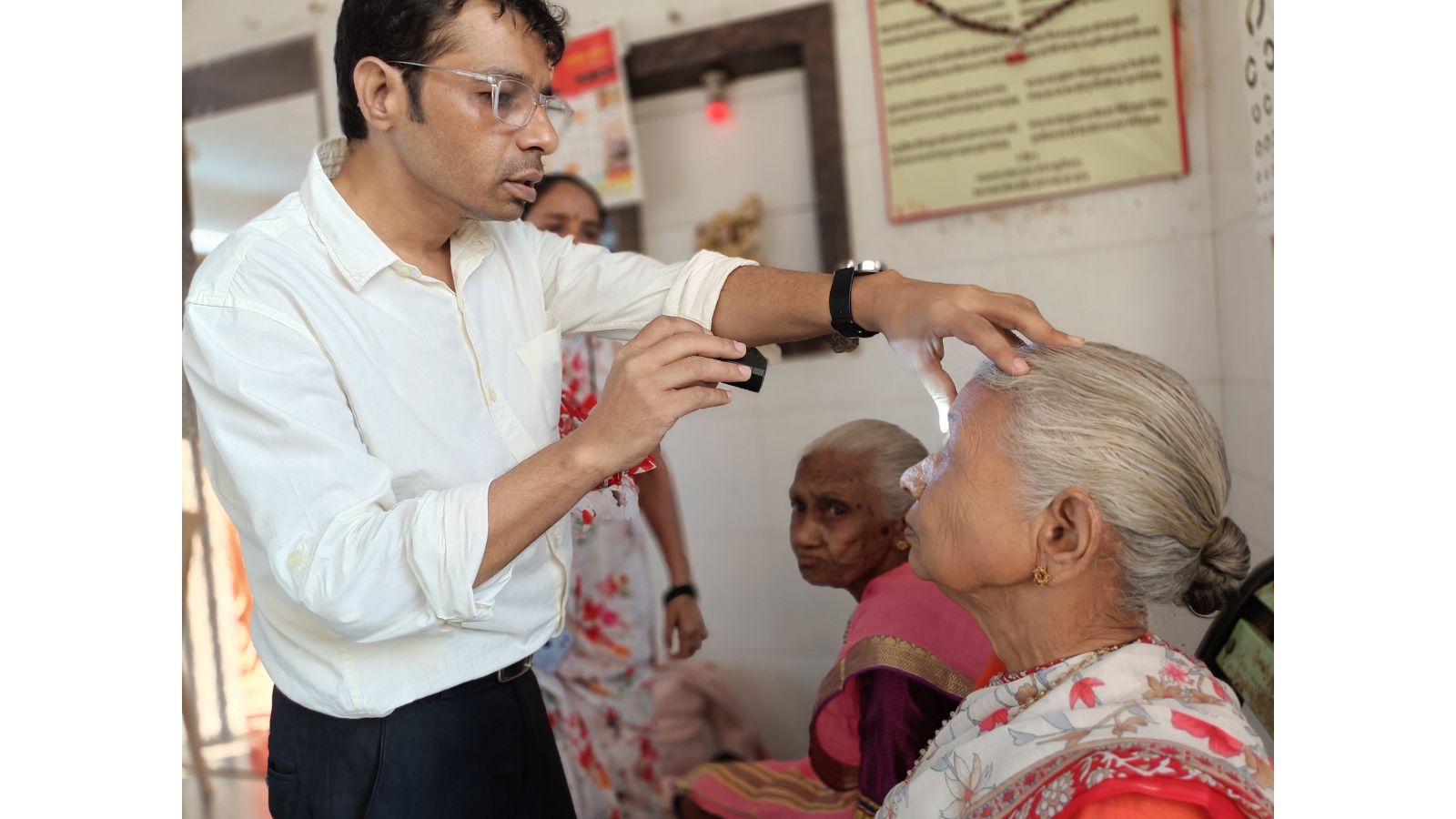 परानुभूती फाउंडेशन देते नजरेतून नवसंजीवनी - वसई विरार पालघर मध्ये दृष्टि रक्षण सोहळा