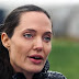 Fotos de Angelina Jolie haciendo muecas con la cara