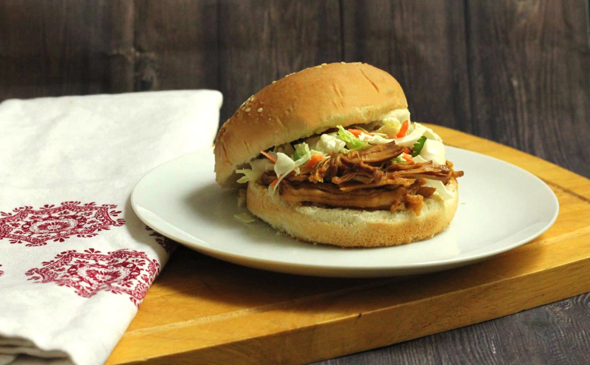 Slow Cooker Bourbon and Brown Sugar Pulled Pork BBQ