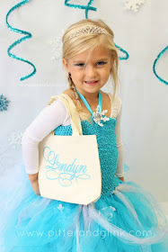 Turn a plain canvas bag into a personalized Frozen-inspired Halloween treat bag. pitterandglink.com