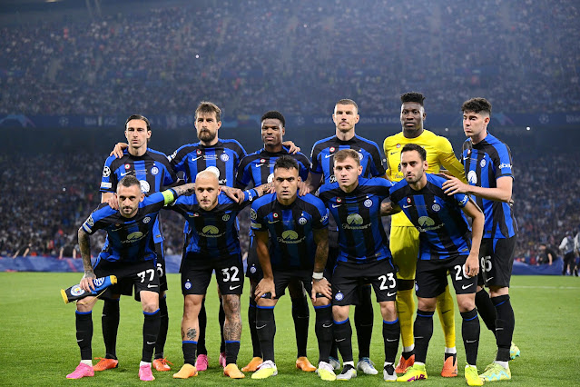 F. C. INTERNAZIONALE MILANO. Temporada 2022-23. Matteo Darmian, Francesco Acerbi, Denzel Dumfries, Edin Džeko, André Onana, Alessandro Bastoni. Marcelo Brozović, Federico Dimarco, Lautaro Martínez, Nicolò Barella, Hakan Çalhanoğlu. MANCHESTER CITY F. C. 1 🆚 F. C. INTERNAZIONALE MILANO 0 Sábado 10/06/2023, 21:00 horas. Liga de Campeones de la UEFA, final. Estambul, Turquía, estadio Olímpico Atatürk: 71.412 espectadores. GOLES: ⚽1-0: 68’, Rodri Hernández.